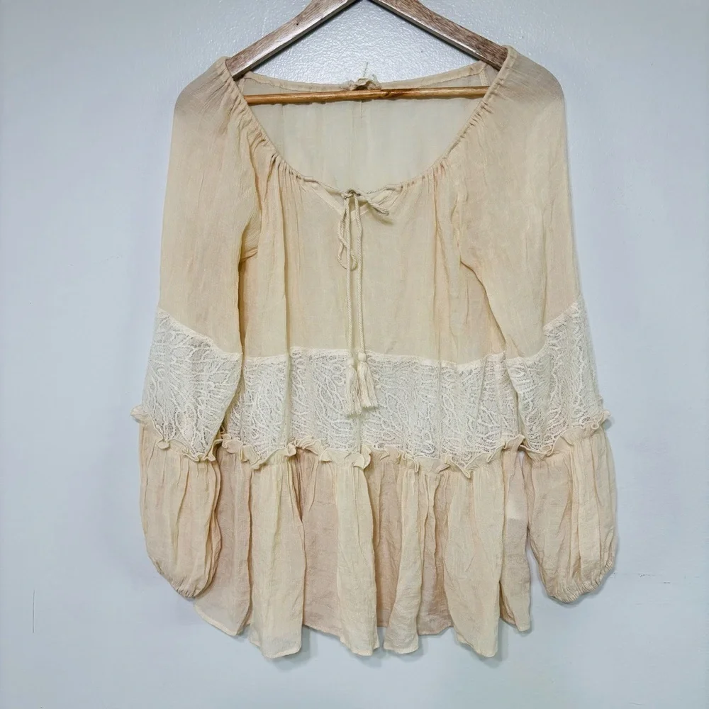 A’ Reve Coquette Cream Lace Blouse Size M